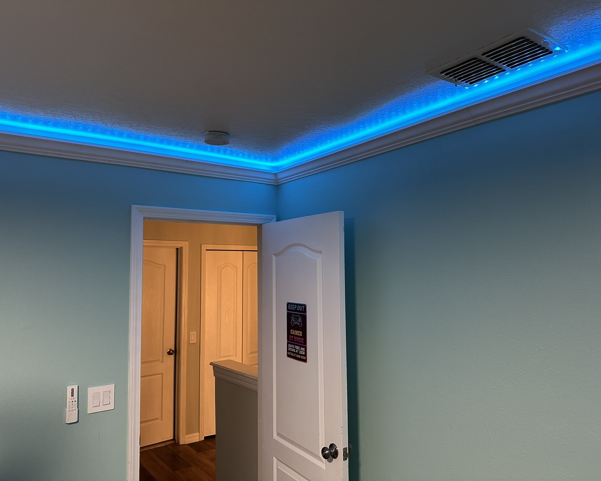 LED crown molding